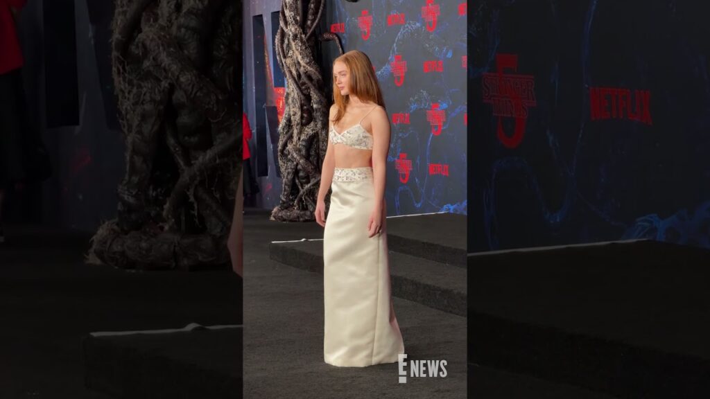 We’ll be runnin' up that carpet anytime Sadie Sink arrives. 😍 #StrangerThings