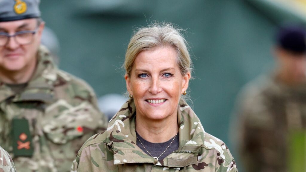 Duchess of Edinburgh, reporting for duty! Sophie swaps day dresses for military uniform as she takes part in treasured Sandhurst event Duchess of Edinburgh, reporting for duty! Sophie swaps day dresses for military uniform as she takes part in treasured Sandhurst event