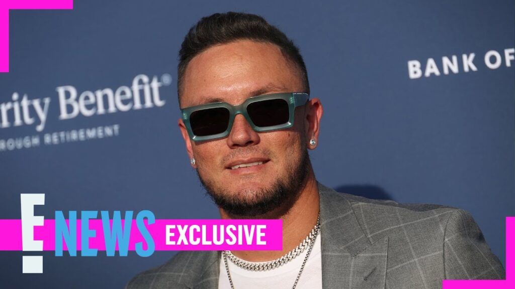 Dodgers’ Miguel Rojas Reveals Meaning Behind His Viral Van Cleef Necklace | E! News