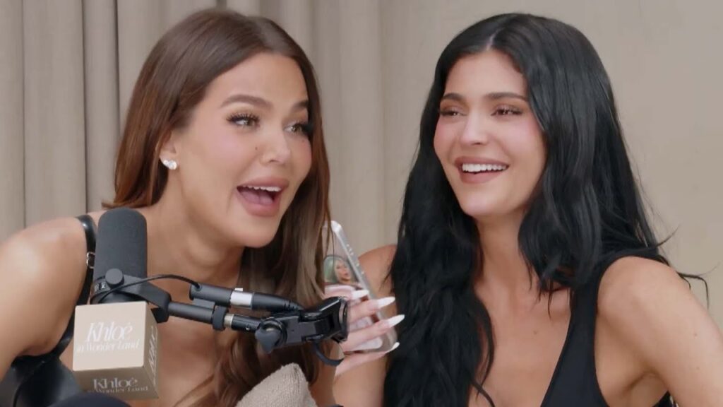 Kim Kardashian and Kris Jenner FREAK OUT Over Khloé and Kylie’s PRANK