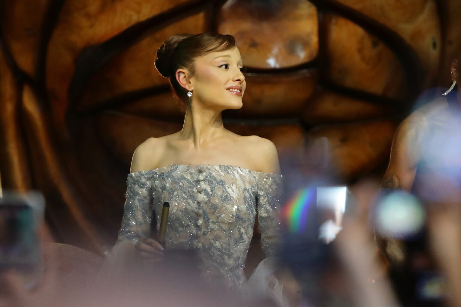 Ariana Grande Accosted By Influencer At ‘Wicked: For Good’ Singapore Premiere Ariana Grande Accosted By Influencer At 'Wicked: For Good' Singapore Premiere