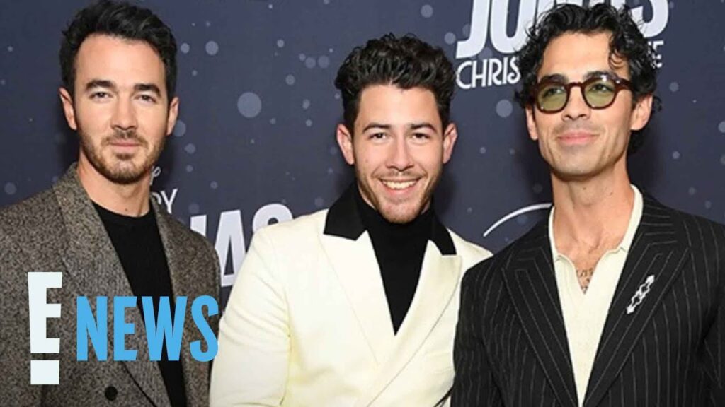 Jonas Brothers React to Viral Video of Resume Being Read at Concert | E! News