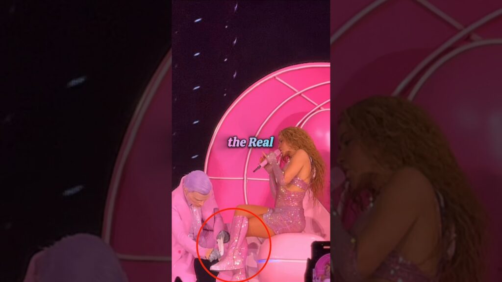The Real Reason Shakira Never Performs Barefoot Anymore #shakira #shorts