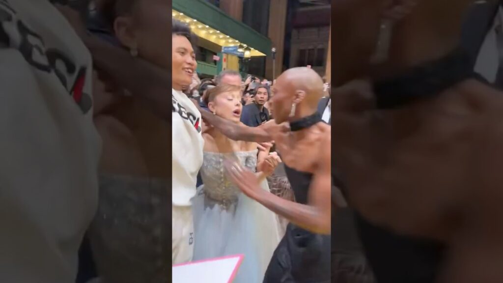 Ariana Grande ATTACKED By Fan At Wicked Premiere #arianagrande #wicked #celebrity #celebritynews