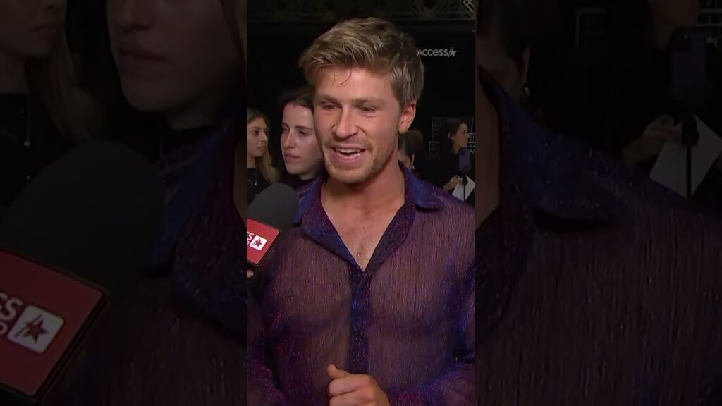 #RobertIrwin is keeping his dad, #SteveIrwin close on #DWTS journey