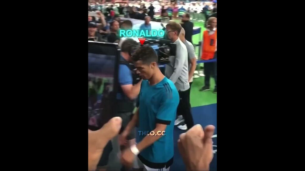 Dua Lipa Switched To Messi’s Fan 😂
