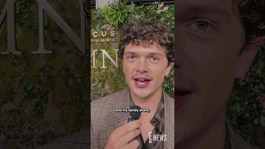 Noah Jupe shares his #holiday plans with his family. Noah Jupe shares his #holiday plans with his family.