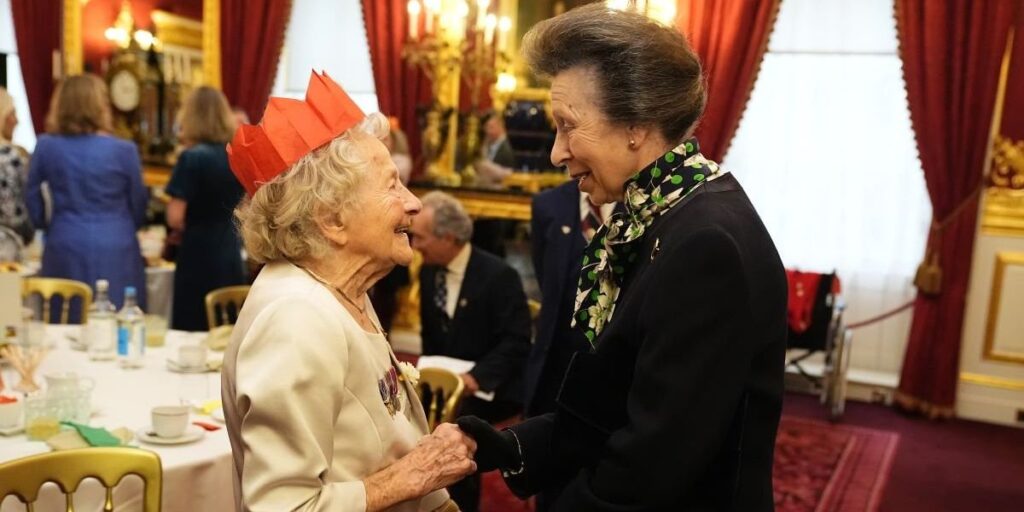 ‘You’re an absolute brick for the Royal Family’ 'You're an absolute brick for the Royal Family'