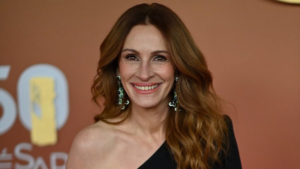 Julia Roberts Shares Rare Look at Twins Hazel and Phinnaeus on 21st Birthday Julia Roberts Shares Rare Look at Twins Hazel and Phinnaeus on 21st Birthday