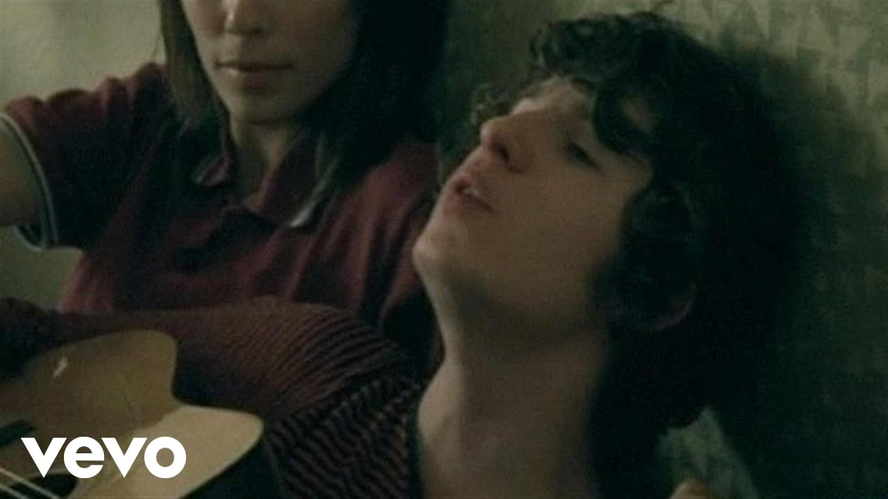 The Kooks - She Moves In Her Own Way - YouTube