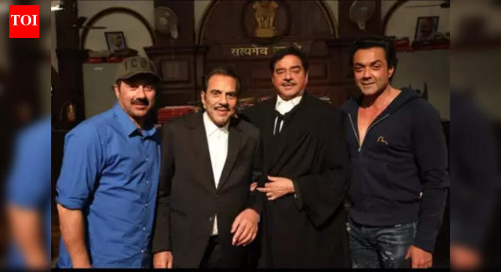 Shatrughan Sinha visits late friend Dharmendra's residence, offers condolences to Sunny Deol and Bobby Deol and says, 'He will live forever' |