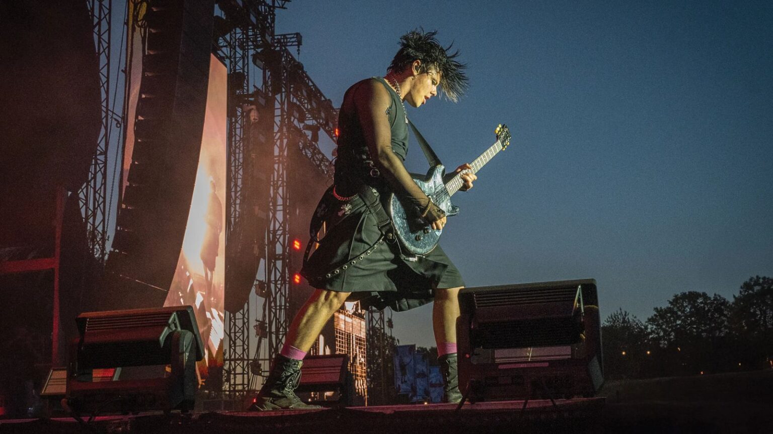 'For Years, People Have Been Telling Me to Turn the Guitars Down': Yungblud on How Fame Affected Him, and His Relationship With Rock – Ultimate Guitar 'For Years, People Have Been Telling Me to Turn the Guitars Down': Yungblud on How Fame Affected Him, and His Relationship With Rock - Ultimate Guitar