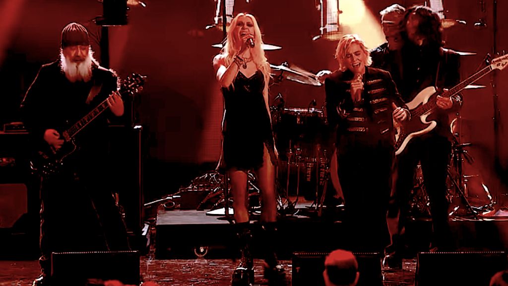 Chris Cornell’s Daughter Toni, Brandi Carlile and Taylor Momsen Shred Rock Hall Tribute to Late Soundgarden Singer | Video The Wrap