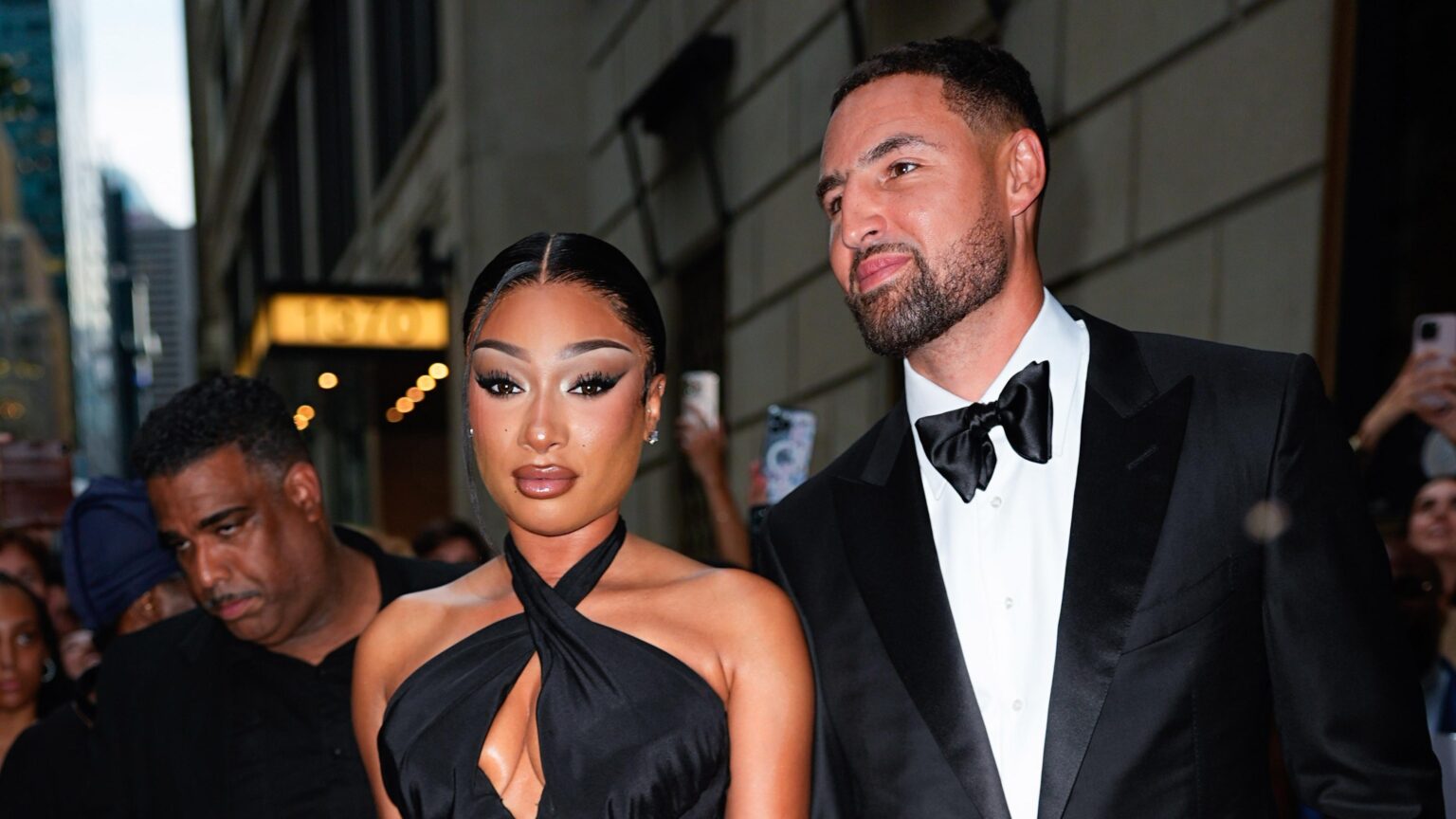 Megan Thee Stallion Cooked Thanksgiving Dinner for Klay Thompson, Posts Video of Meal Megan Thee Stallion Cooked Thanksgiving Dinner for Klay Thompson, Posts Video of Meal