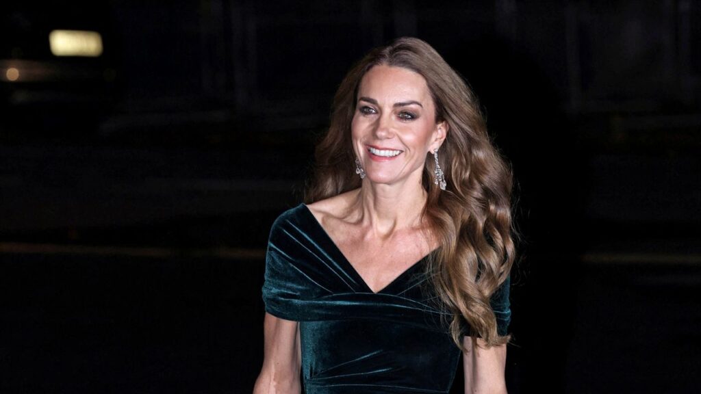 Kate Middleton wears rarely-seen diamond bracelet for Royal Variety Performance