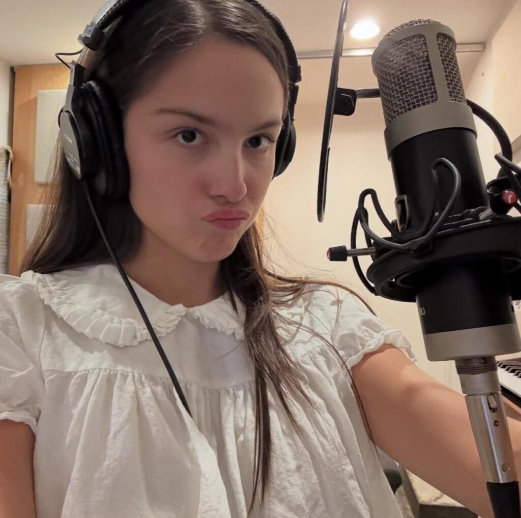 Olivia Rodrigo back at the studio