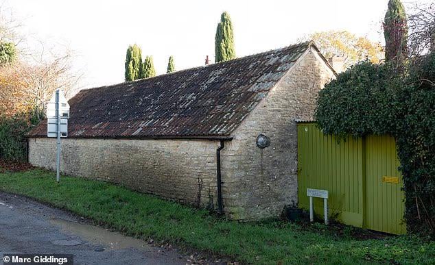 Fergie may be moving into this building on Beatrice’s property