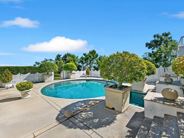 Richard Simmons Home Sale 15