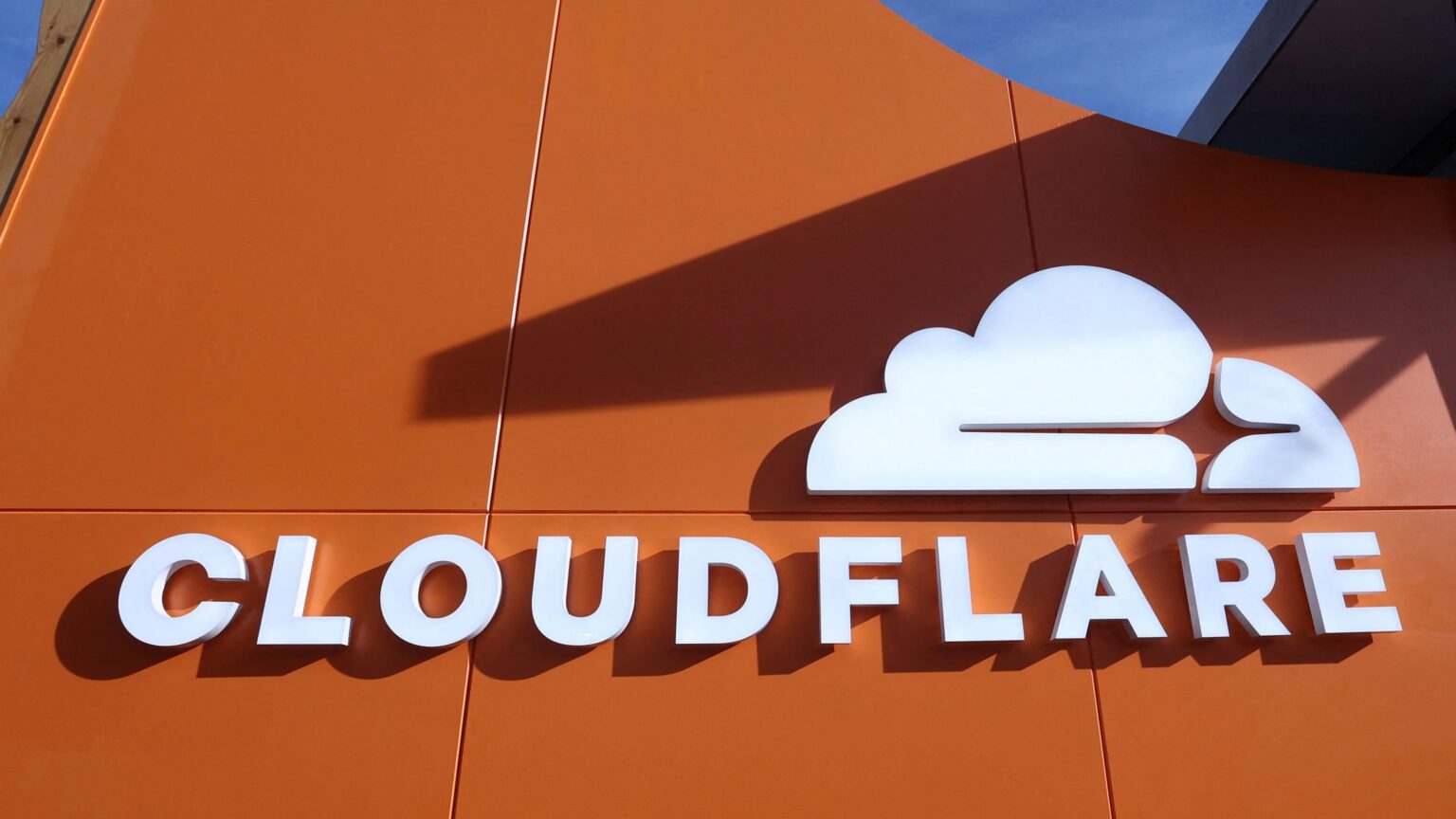 Cloudflare outage impacts Twitter, ChatGPT, Spotify, more websites