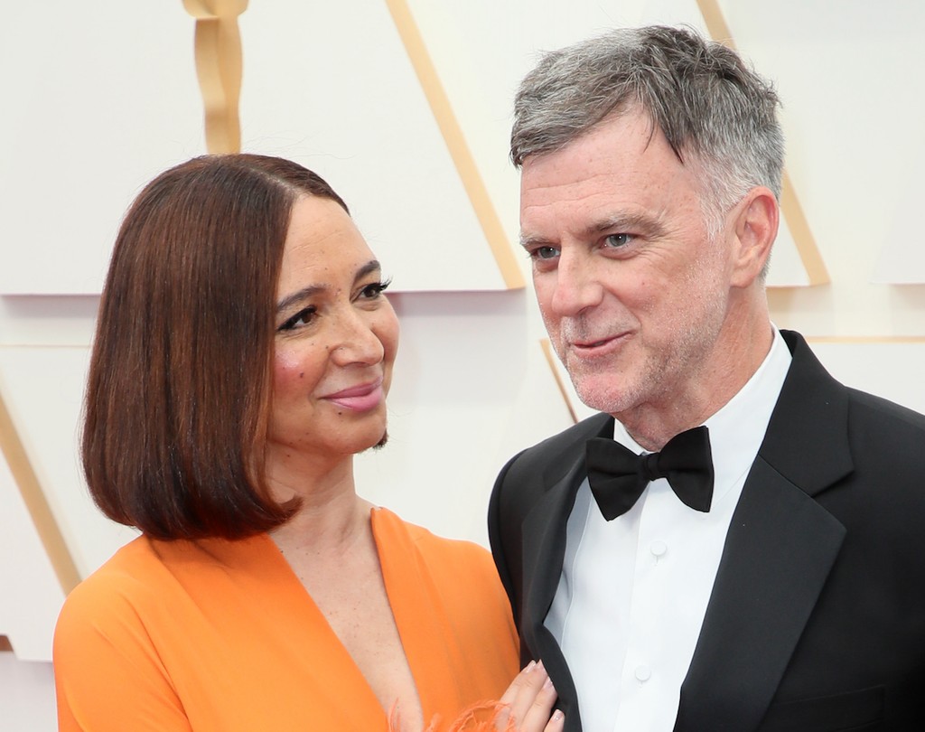 HOLLYWOOD, CALIFORNIA - MARCH 27: Maya Rudolph and Paul Thomas Anderson attend the 94th Annual Academy Awards at Hollywood and Highland on March 27, 2022 in Hollywood, California. (Photo by David Livingston/Getty Images)