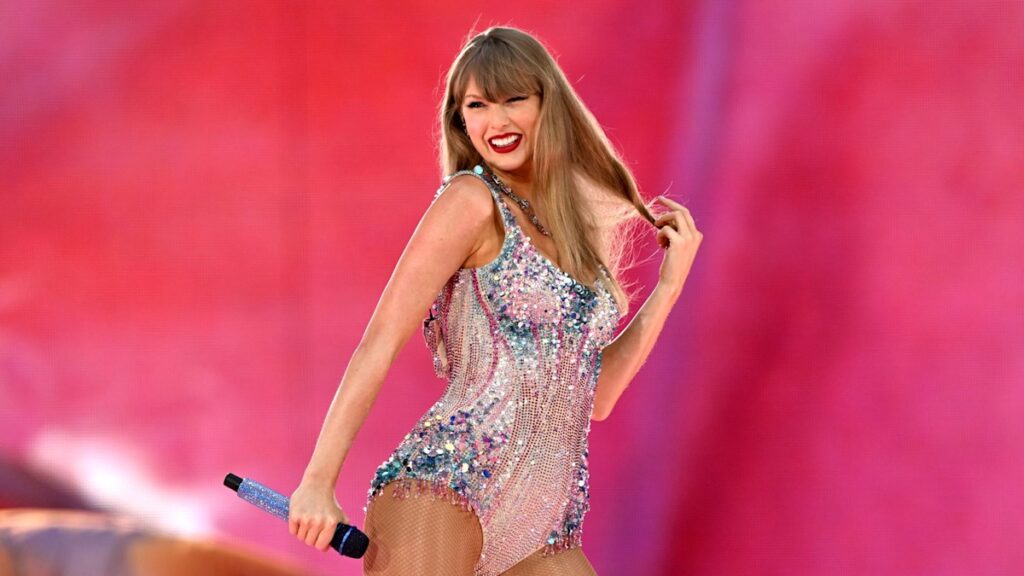Celebrity couples you totally forgot about – including Taylor Swift and her 'best friend'