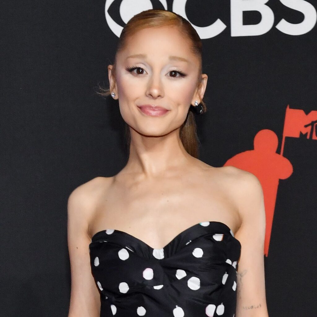 Ariana Grande’s No Ponytail, Brunette Hair Transformation Ariana Grande’s No Ponytail, Brunette Hair Transformation