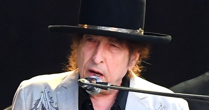 Bob Dylan Is Feuding With His Most Popular Fan Account