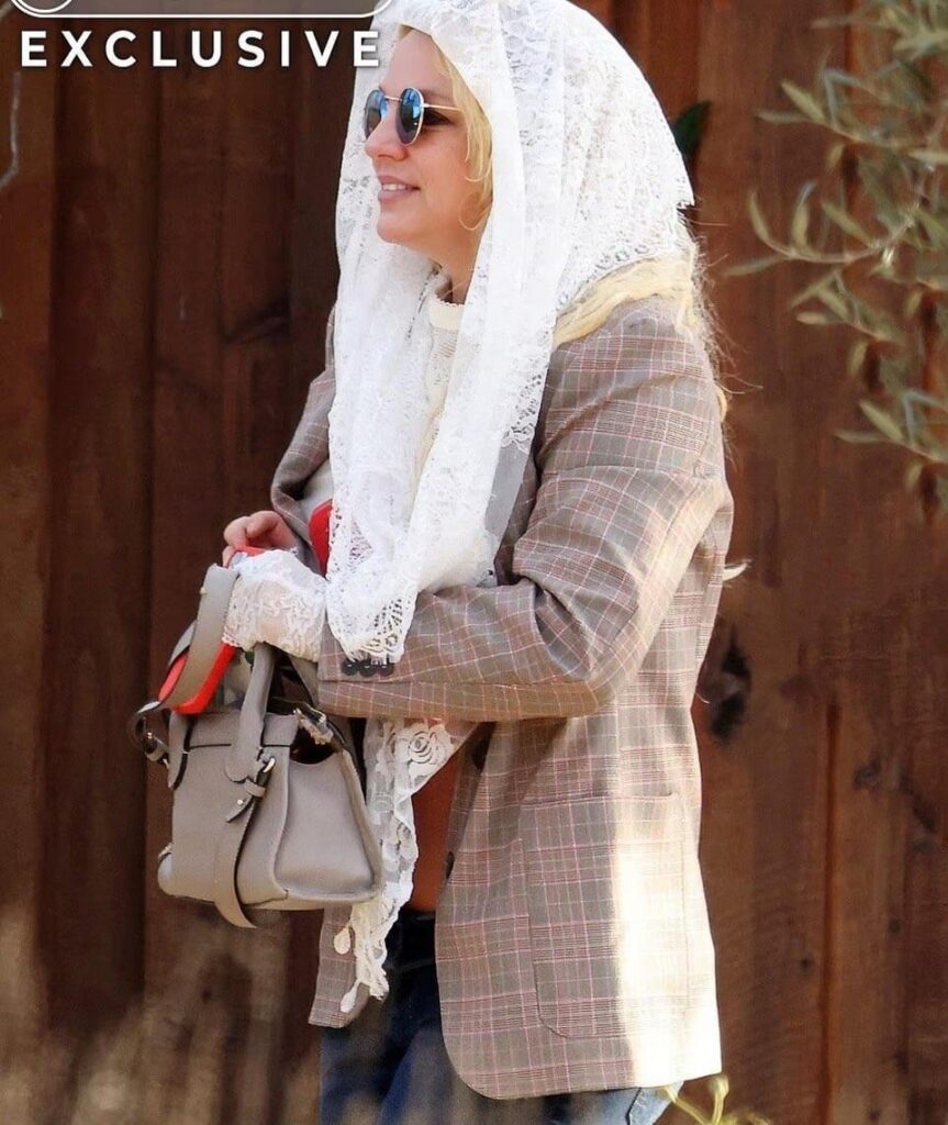 Britney Spears out and about yesterday