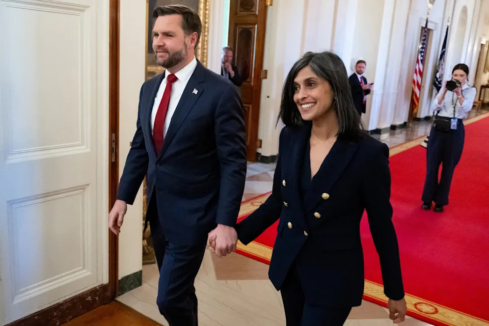 The Vances have endured increased speculation about their marriage. / Saul Loeb/AFP via Getty Images