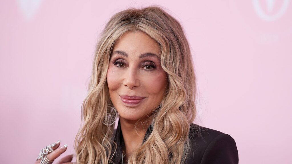 15 extraordinarily kind Hollywood stars, including one who gave away $75 million… 15 extraordinarily kind Hollywood stars, including one who gave away $75 million...