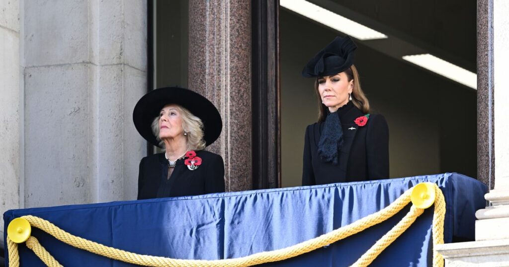 Princess Kate cuts a sombre figure at the Cenotaph in £30k jewellery | Royal | News