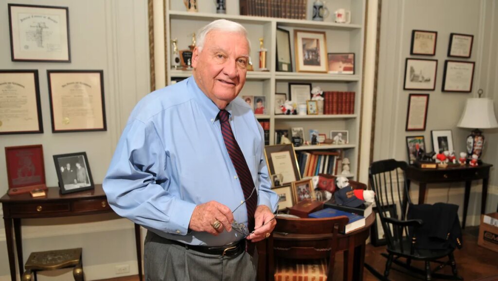 These 23 famous people are Savannah celebrities. See the full list