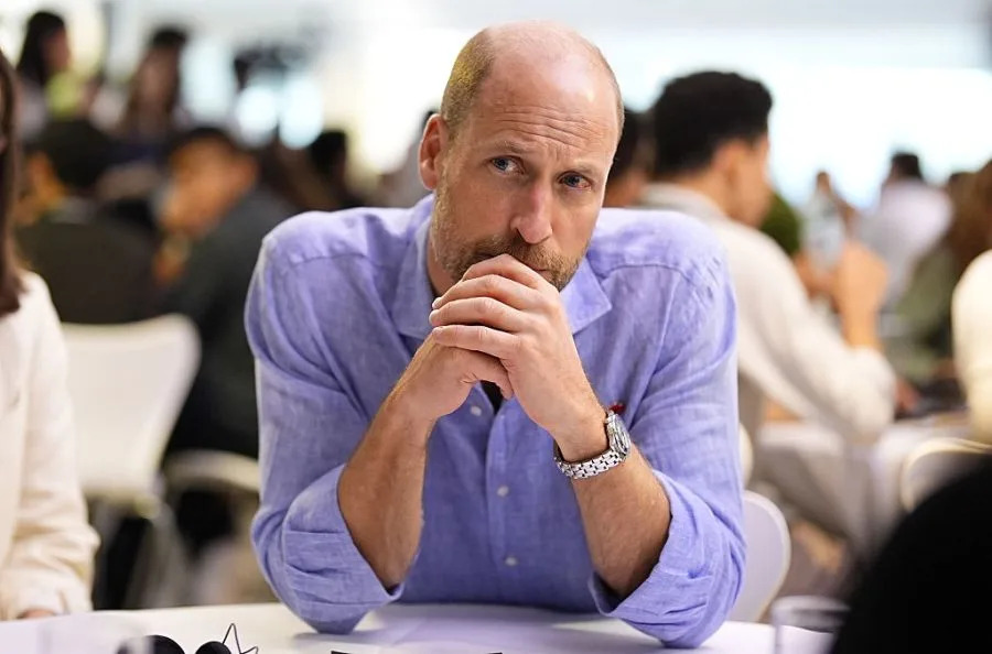 RIO DE JANEIRO, BRAZIL – NOVEMBER 3: Prince William, Prince of Wales meets participants of the Generation Earthshot Programme, at Maracana Stadium on day one of his visit to Brazil for the annual Earthshot Prize Awards on November 3, 2025 in Rio de Janeiro, Brazil. (Photo by Aaron Chown – Pool/Getty Images)
