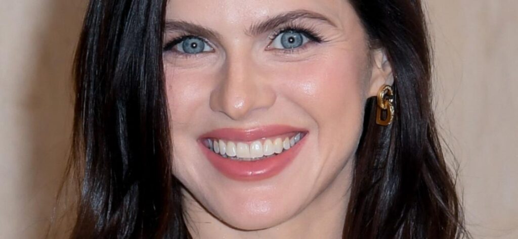 Alexandra Daddario Encouraged To 'Breastfeed' While Shirtless