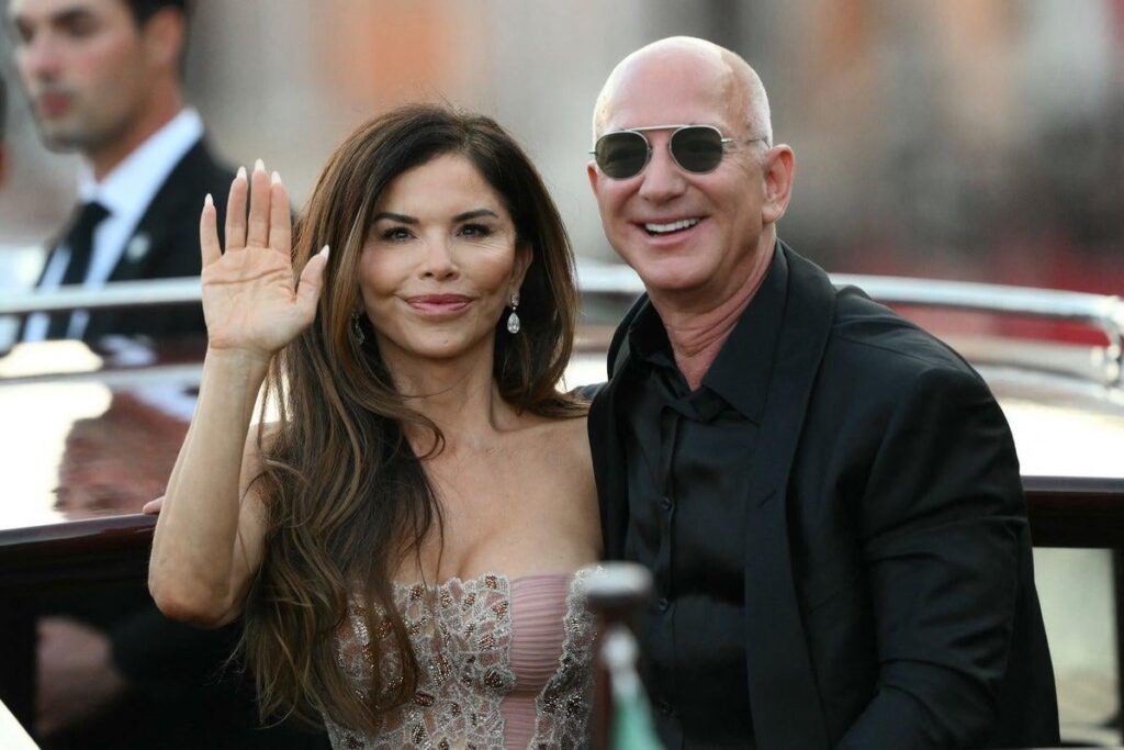 Writer Ellie Muir asks, “Have Jeff Bezos and Lauren Sánchez just doomed the Met Gala?” Jeff Bezos and Lauren Sánchez will be the lead sponsors of the 2026 Met Gala. They will will preside over everything from invites to logistics and overall presentation of the event