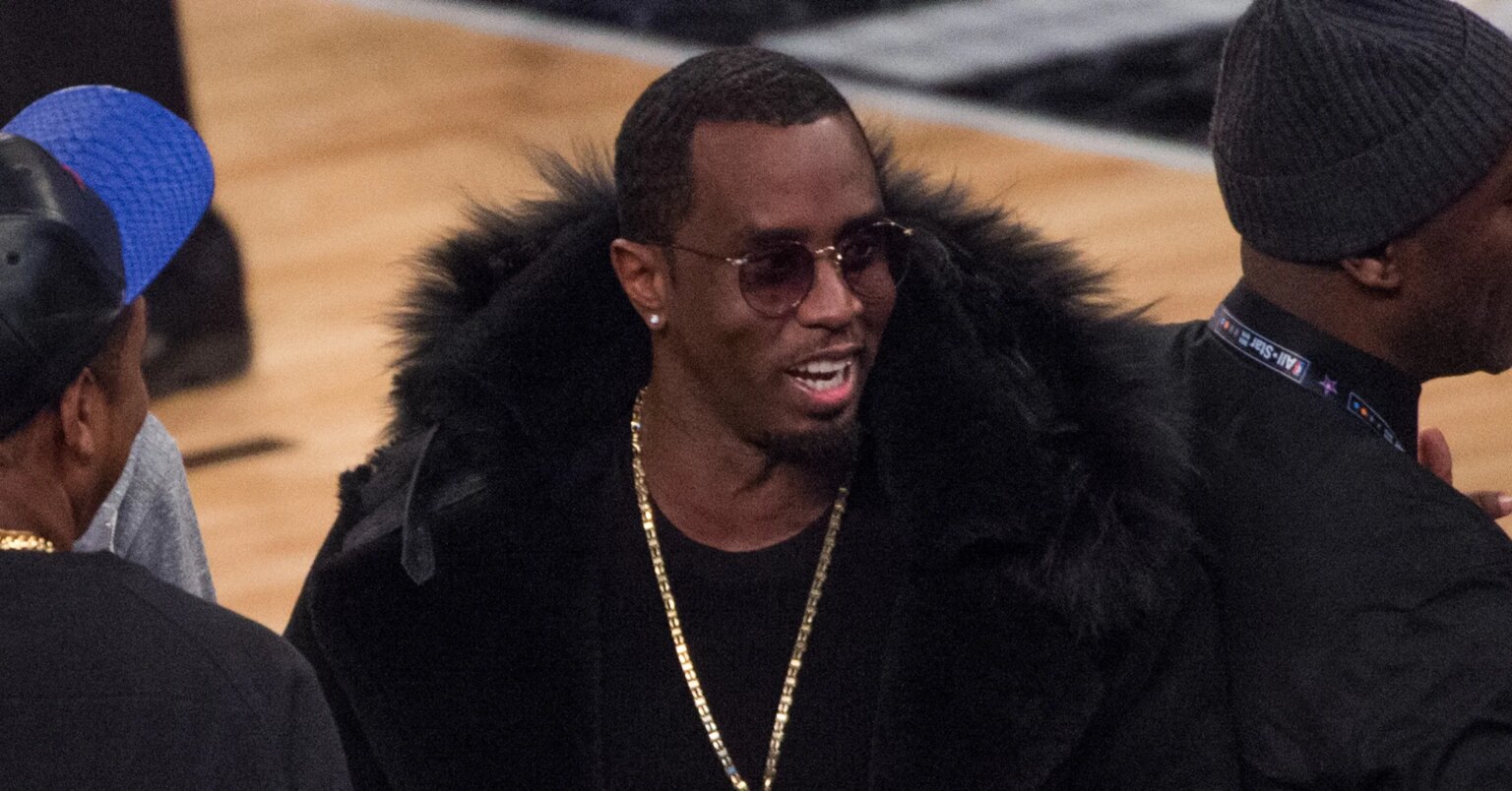 Diddy Makes Friends With Fellow Inmates In Cheery New Prison Photos Diddy Makes Friends With Fellow Inmates In Cheery New Prison Photos