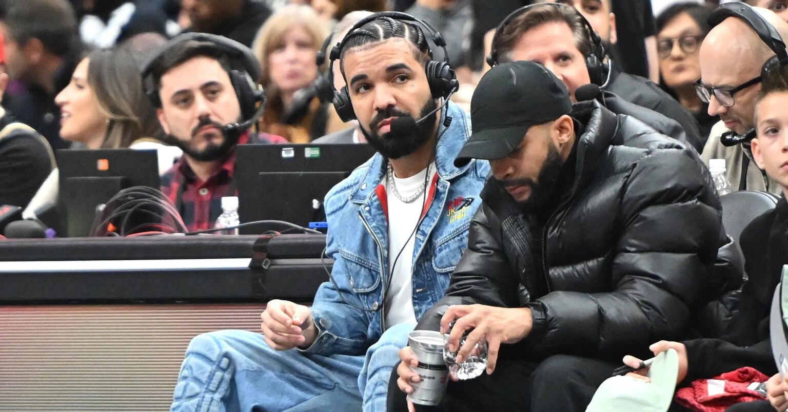Drake Enjoys A Hilarious Interaction With A Wildly Starstruck Solomon Kehinde Drake Enjoys A Hilarious Interaction With A Wildly Starstruck Solomon Kehinde