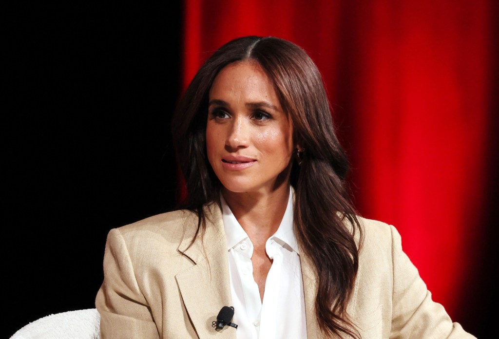 ‘Absurd’ Meghan Markle insists staff announce her as Duchess of Sussex 'Absurd' Meghan Markle insists staff announce her as Duchess of Sussex