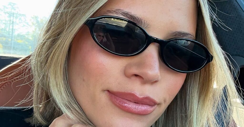 Sofia Richie Wore this Rich-Looking Sweater Trend