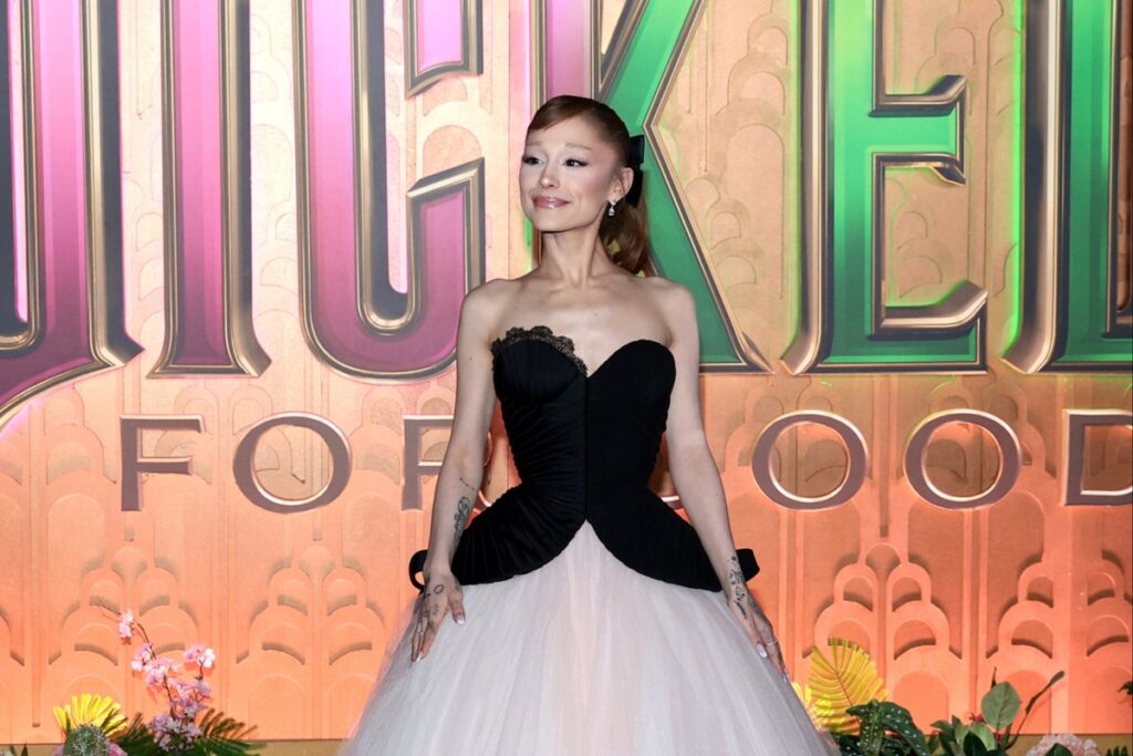 Ariana Grande issues ‘loving reminder’ to fans amid body-shaming comments Ariana Grande issues ‘loving reminder’ to fans amid body-shaming comments