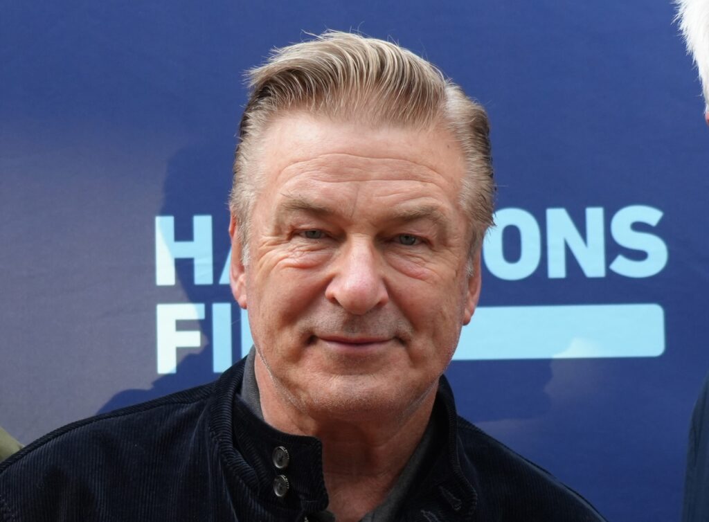 Alec Baldwin gives shutdown travel tips from Syracuse airport: ‘Don’t fly’ Mostly Sunny