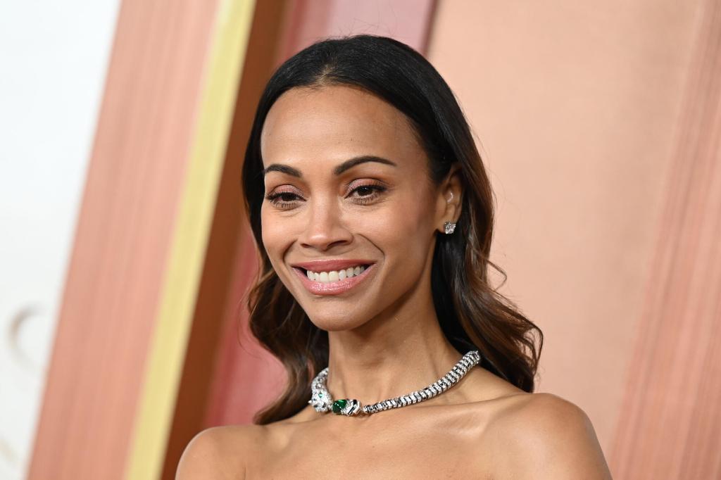 Zoe Saldaña Is a Hippie Goddess as She Frees the Nipple for Vogue Zoe Saldaña Is a Hippie Goddess as She Frees the Nipple for Vogue