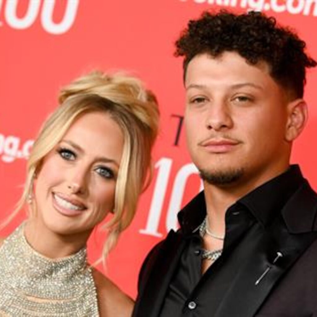 Patrick Mahomes and Brittany Mahomes' Daughter Sterling Wears $4,000 Accessory to NFL Game – E! News Patrick Mahomes and Brittany Mahomes' Daughter Sterling Wears $4,000 Accessory to NFL Game - E! News