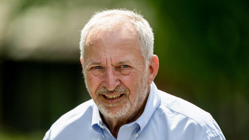 Elizabeth Warren calls on Harvard to cut ties with Larry Summers after emails show the ex-school president seeking dating advice from Jeffrey Epstein