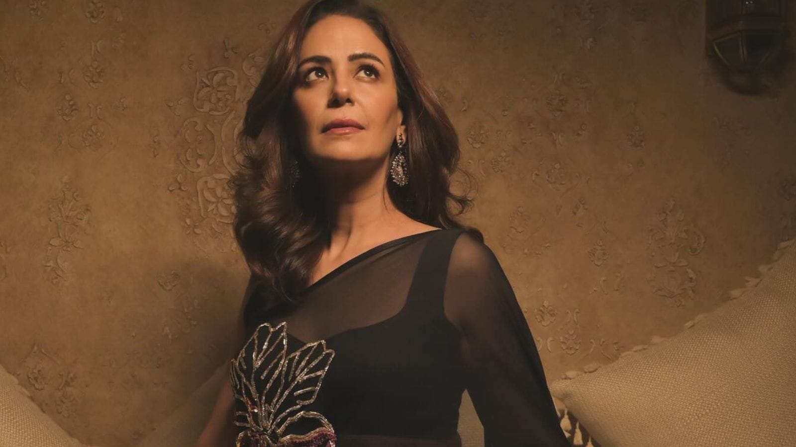 And that actress was Mona Singh who recently opened up about how she sent the superstar away because she simply couldn’t perform in front of him.