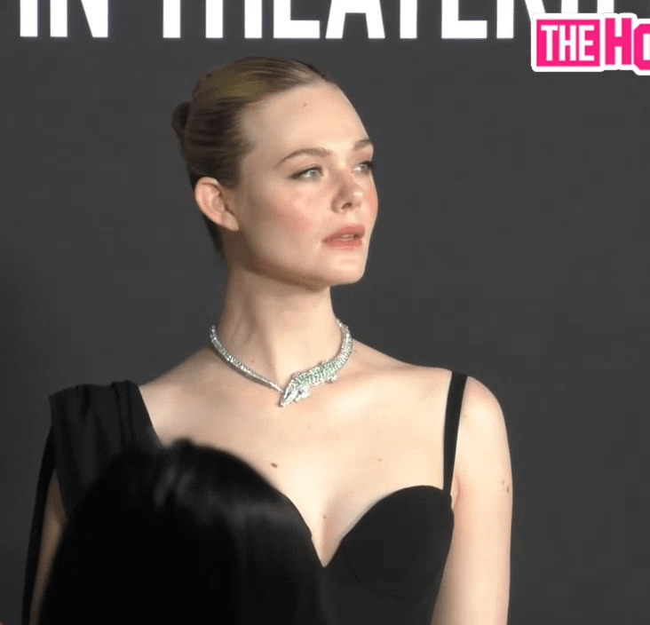 Elle Fanning, Predator: Badlands premiere, Nov 2025