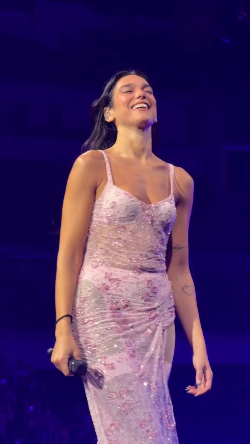 It sounds amazing to hear Dua Lipa singing without autotune.