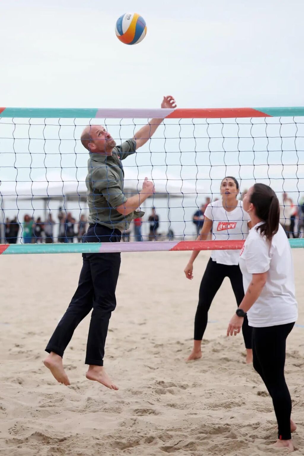 Prince William receives key to city, plays both football and beach volleyball on day 1 of Rio visit for Earthshot 2025 Prince William receives key to city, plays both football and beach volleyball on day 1 of Rio visit for Earthshot 2025