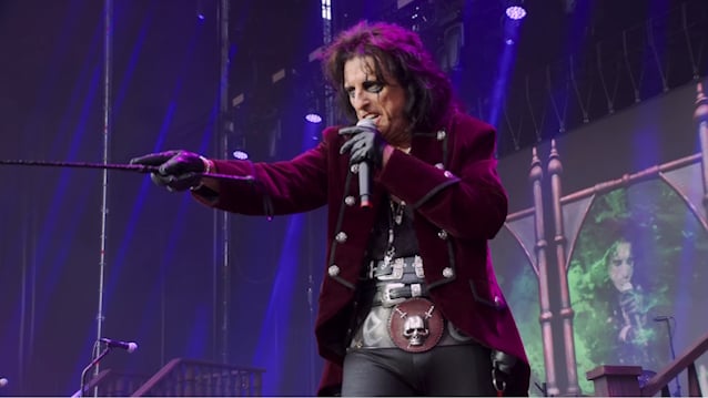 ALICE COOPER’s Advice For Young Rock Musicians: ‘Listen To THE BEATLES’ BLABBERMOUTH.NET