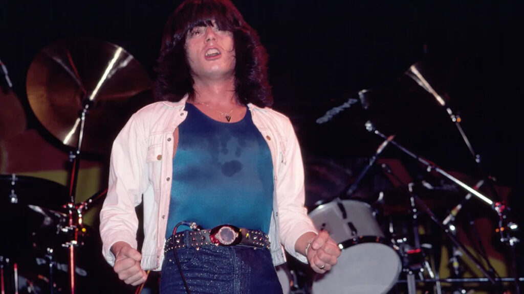 Iconic ’80s Rocker, 74, Honored at MMA Event — But Fans Notice One Big Problem Yahoo lifestyle home